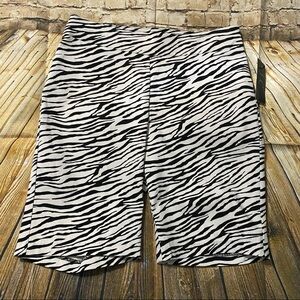 NWT LC Laura Cruz Black White Zebra Print Pull On Shorts